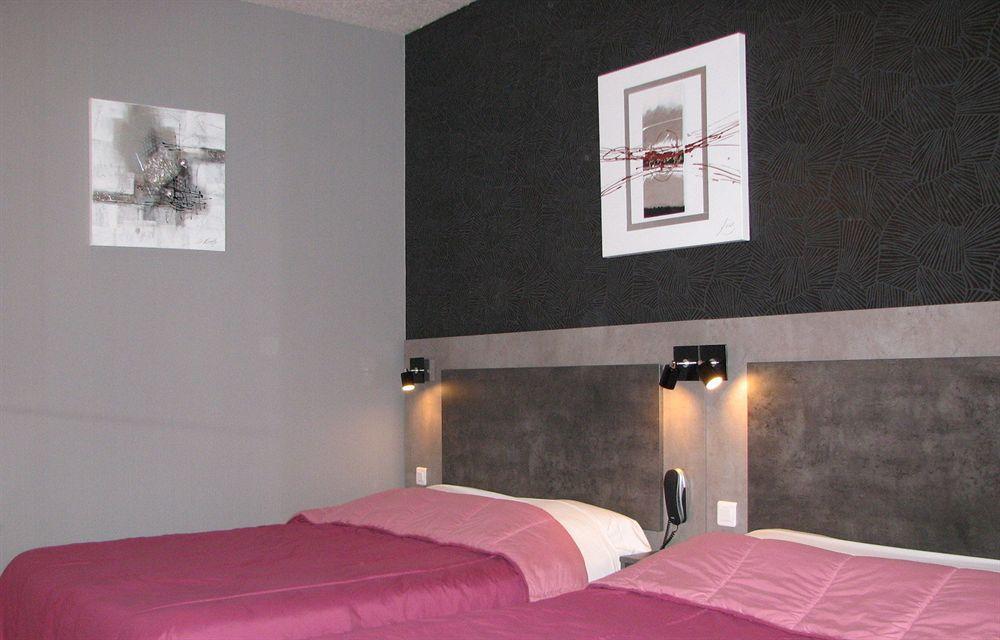 Hotel La Croix Blanche تارْب المظهر الخارجي الصورة
